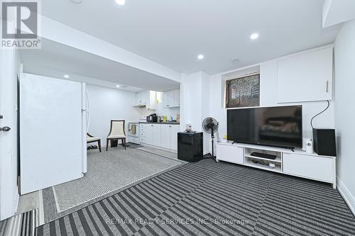 56 Mullis Crescent, Brampton, ON - Indoor