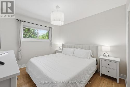 312 Upper Paradise Road, Hamilton, ON - Indoor Photo Showing Bedroom
