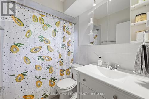 312 Upper Paradise Road, Hamilton, ON - Indoor Photo Showing Bathroom