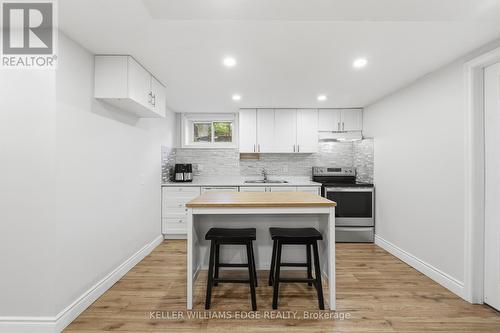 312 Upper Paradise Road, Hamilton, ON - Indoor Photo Showing Kitchen With Double Sink