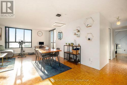 907 - 475 Laurier Avenue W, Ottawa, ON - Indoor