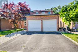 84 O'CONNOR CRESCENT Richmond Hill, ON L4C 7N8