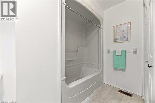 1030 Colborne Street E Unit# 19, Brantford, ON - Indoor Photo Showing Bathroom