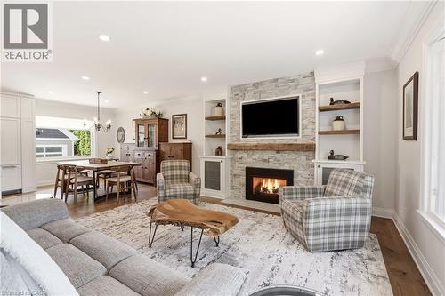2113 Courtland Drive, Burlington, ON - Indoor Photo Showing Living Room With Fireplace