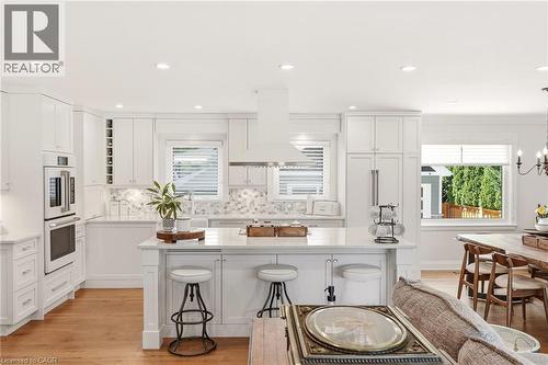 2113 Courtland Drive, Burlington, ON - Indoor