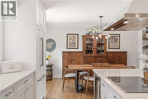 2113 Courtland Drive, Burlington, ON - Indoor
