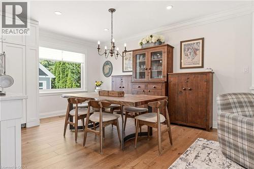 2113 Courtland Drive, Burlington, ON - Indoor Photo Showing Dining Room