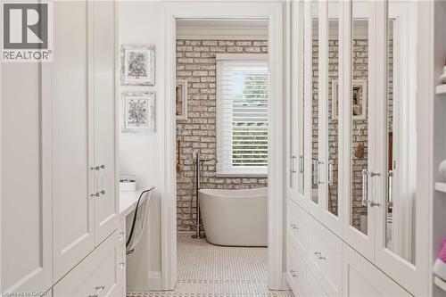 2113 Courtland Drive, Burlington, ON - Indoor Photo Showing Other Room