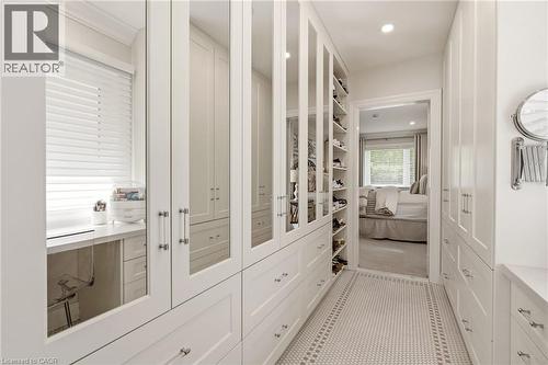 2113 Courtland Drive, Burlington, ON - Indoor Photo Showing Other Room