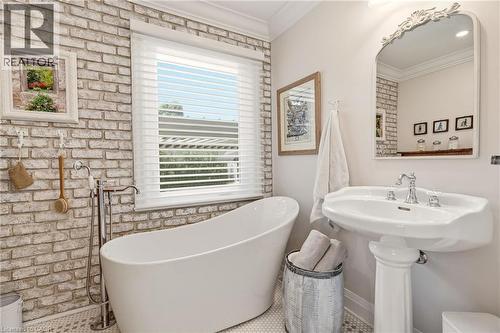 2113 Courtland Drive, Burlington, ON - Indoor Photo Showing Bathroom
