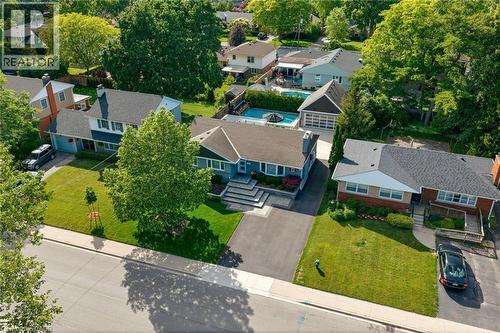 2113 Courtland Drive, Burlington, ON - Outdoor