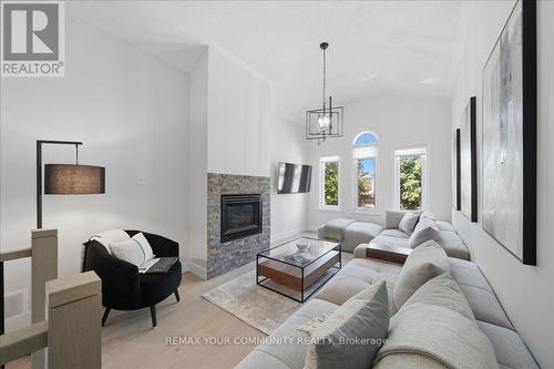 91 Downey Circle, Aurora, ON - Indoor Photo Showing Living Room With Fireplace