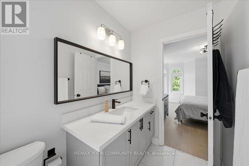91 Downey Circle, Aurora, ON - Indoor Photo Showing Bathroom
