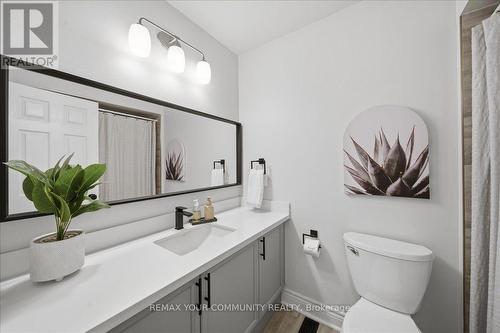 91 Downey Circle, Aurora, ON - Indoor Photo Showing Bathroom