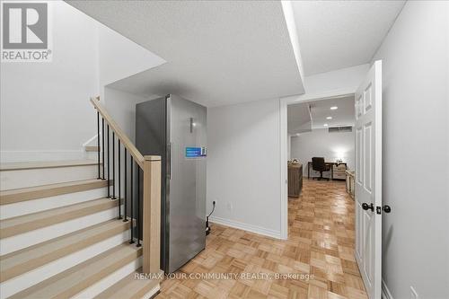 91 Downey Circle, Aurora, ON - Indoor Photo Showing Other Room