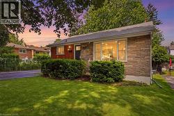312 UPPER PARADISE Road  Hamilton, ON L9C 5C4