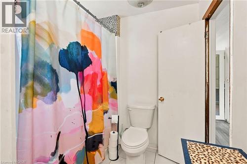 395 Avondale Street, Hamilton, ON - Indoor Photo Showing Bathroom