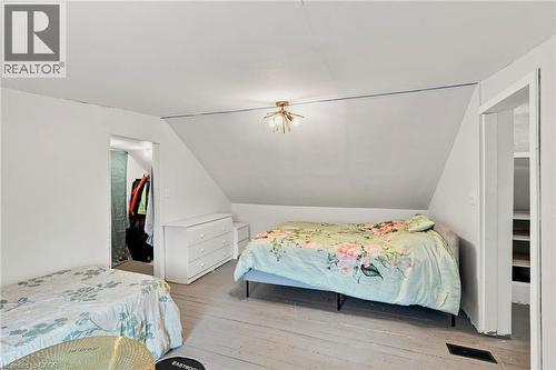 395 Avondale Street, Hamilton, ON - Indoor Photo Showing Bedroom