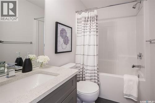 2972 Green Turtle Road, Regina, SK - Indoor Photo Showing Bathroom