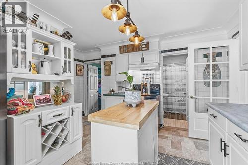 222-224 Lesperance, Tecumseh, ON - Indoor Photo Showing Kitchen
