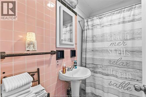 222-224 Lesperance, Tecumseh, ON - Indoor Photo Showing Bathroom