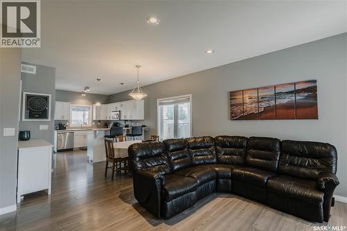 714 Sutter Crescent, Saskatoon, SK - Indoor Photo Showing Living Room