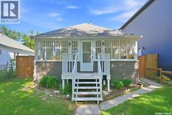 720 Walmer ROAD  Saskatoon, SK S7L 0E4