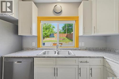 720 Walmer Road, Saskatoon, SK - Indoor Photo Showing Kitchen With Double Sink