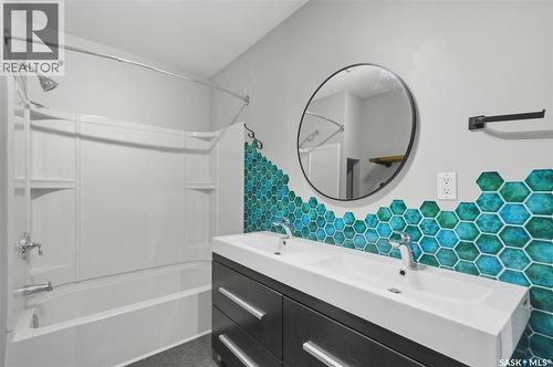 720 Walmer Road, Saskatoon, SK - Indoor Photo Showing Bathroom
