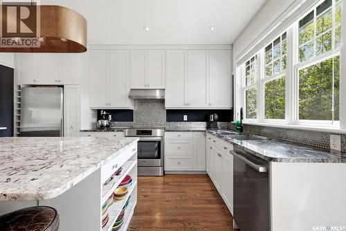 2666 Angus Boulevard, Regina, SK - Indoor Photo Showing Kitchen With Upgraded Kitchen