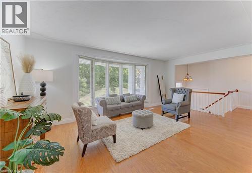 106 Autumn Hill Crescent, Kitchener, ON - Indoor Photo Showing Living Room