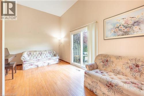 51 Paulander Drive Unit# 75, Kitchener, ON - Indoor Photo Showing Living Room
