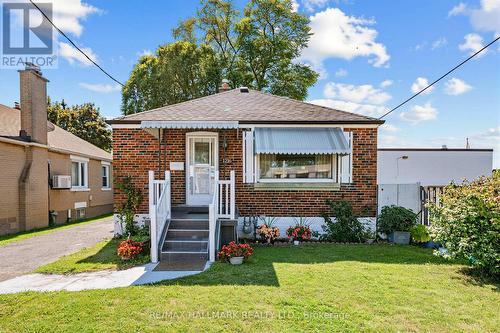 1216 VICTORIA PARK AVENUE  Toronto, ON M4B 2K7
