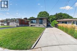 26 PARKLANDS Drive  Hamilton, ON L8K 4W7