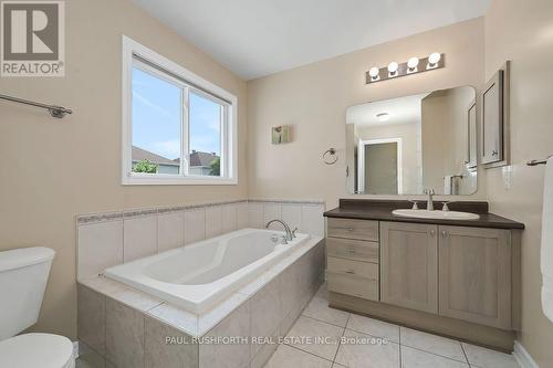 4pc Ensuite - 242 Deerfox Drive, Ottawa, ON - Indoor Photo Showing Bathroom