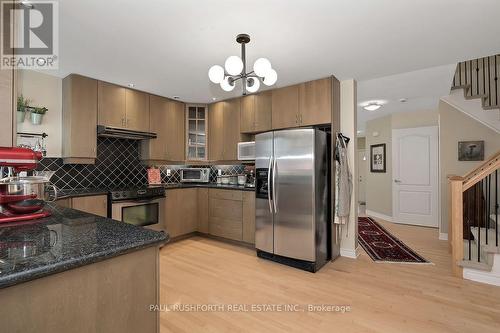 Kitchen - 242 Deerfox Drive, Ottawa, ON - Indoor Photo Showing Kitchen
