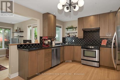 Kitchen - 242 Deerfox Drive, Ottawa, ON - Indoor Photo Showing Kitchen