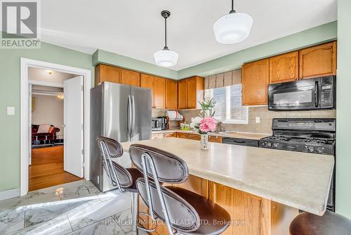 1 Beechnut Crescent, Clarington, ON - Indoor Photo Showing Kitchen