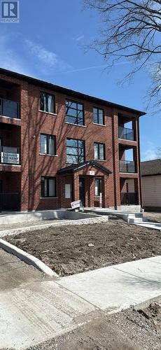 25 ALEXANDRIA AVENUE , St. Thomas, Ontario N5P 3M7 2
