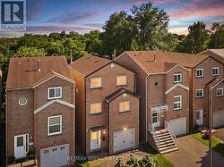 60 COTTONWOOD COURT  Markham, ON L3T 5X1