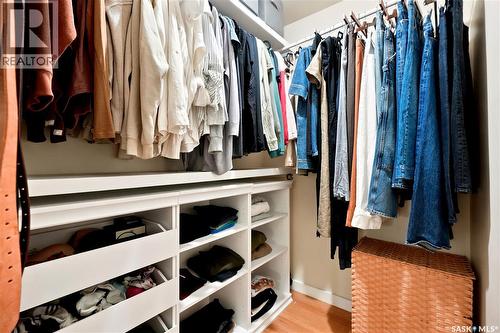3606 Queen Street, Regina, SK - Indoor With Storage