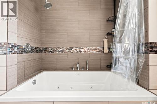 3606 Queen Street, Regina, SK - Indoor Photo Showing Bathroom