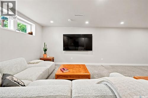 3606 Queen Street, Regina, SK - Indoor