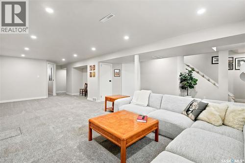 3606 Queen Street, Regina, SK - Indoor