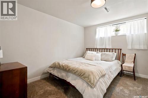 3606 Queen Street, Regina, SK - Indoor Photo Showing Bedroom