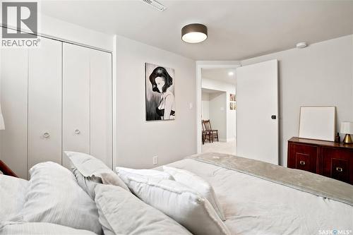 3606 Queen Street, Regina, SK - Indoor Photo Showing Bedroom