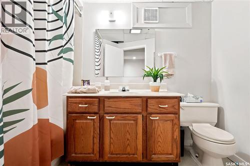 3606 Queen Street, Regina, SK - Indoor Photo Showing Bathroom