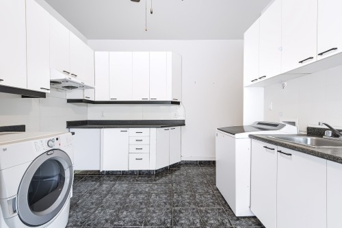 Kitchen - 5436 14E Avenue, Montréal (Rosemont/La Petite-Patrie), QC - Indoor Photo Showing Laundry Room