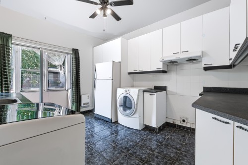 Kitchen - 5436 14E Avenue, Montréal (Rosemont/La Petite-Patrie), QC - Indoor Photo Showing Laundry Room
