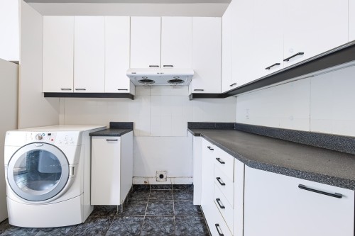 Kitchen - 5436 14E Avenue, Montréal (Rosemont/La Petite-Patrie), QC - Indoor Photo Showing Laundry Room